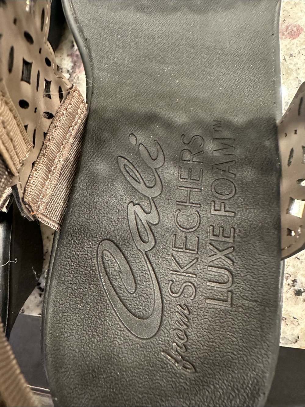 Skechers Cali Luxe Foam Beverly Wedge Sandals Taupe Size 7 NWOB - Picture 2 of 7